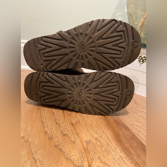 Chocolate Brown UGG Boots Classic Short Women Size 6 - Picture 7 of 9